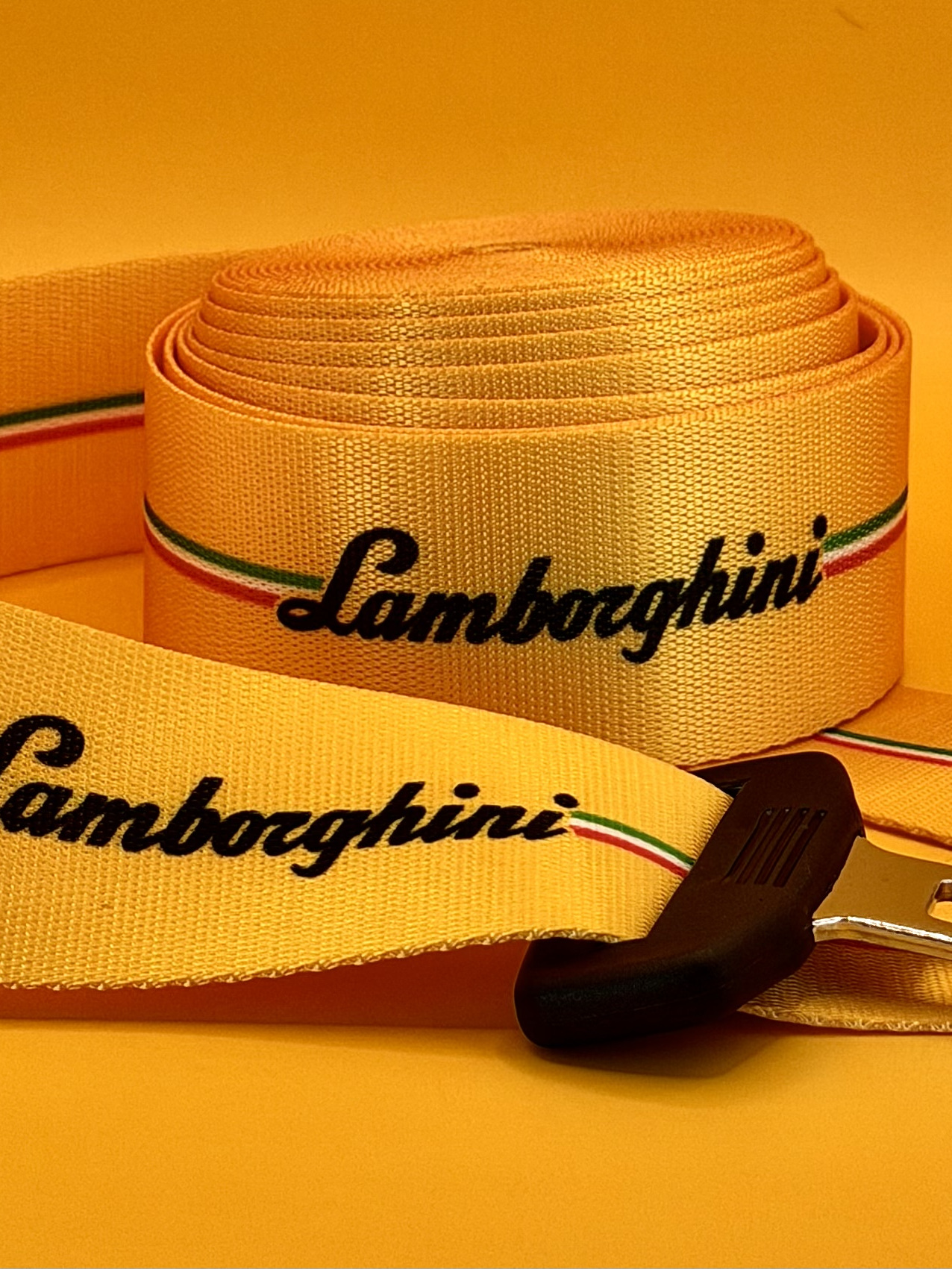 Lamborghini seatbelt webbing in giallo with tricolore stripe